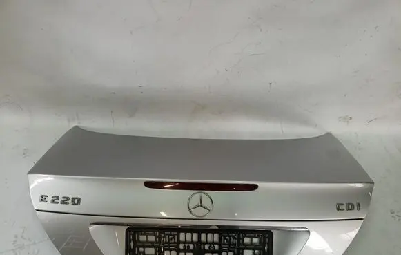 Mercedes-Benz E AMG W211 Truck tailgate A2117500275