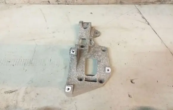 Volkswagen Golf V Generator/alternator bracket 06F903143F