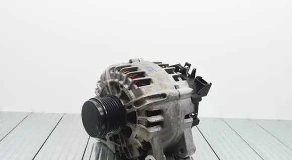 Ford Kuga II Generator/alternator AV6N10300GE