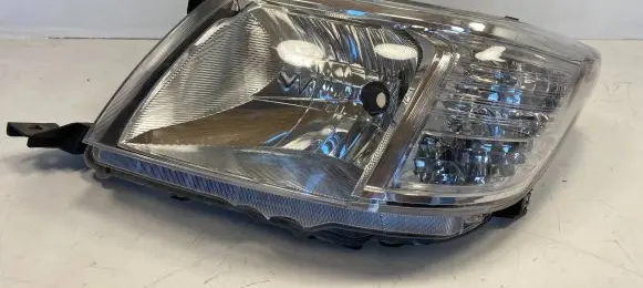Toyota Hilux (AN10, AN20, AN30) Headlight/headlamp 08-212-11T2L-M
