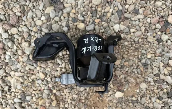 Lexus LBX Engine mount bracket WED