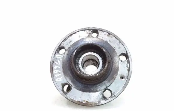 Volkswagen Tiguan Rear wheel hub