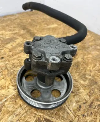 Audi A4 S4 B7 8E 8H Power steering pump 145153