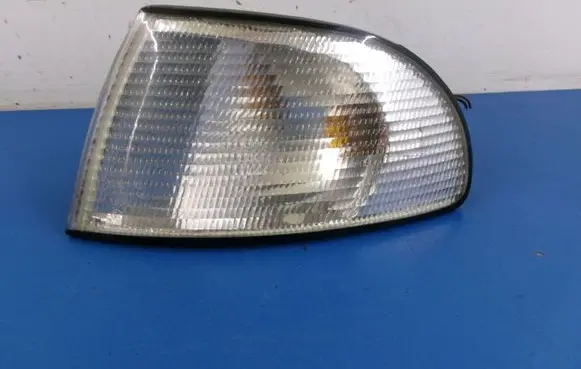 Audi A4 S4 B5 8D Front indicator light 