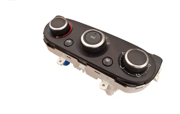 Renault Clio IV Climate control unit E1072485A 68243C