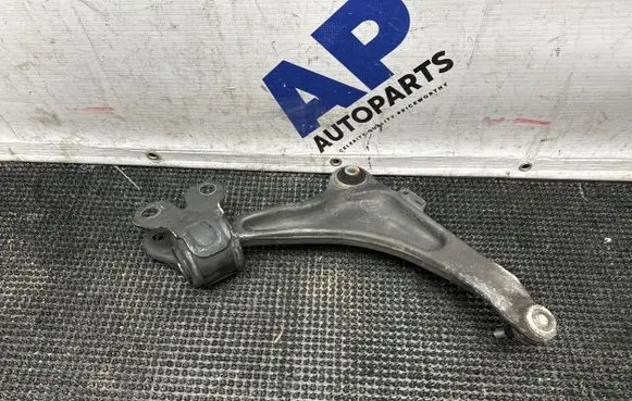Volvo V60 Front lower control arm/wishbone 31340128