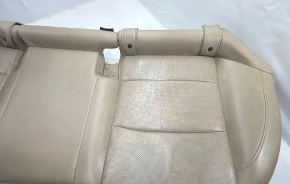 Subaru Outback (BS) Rear seat 