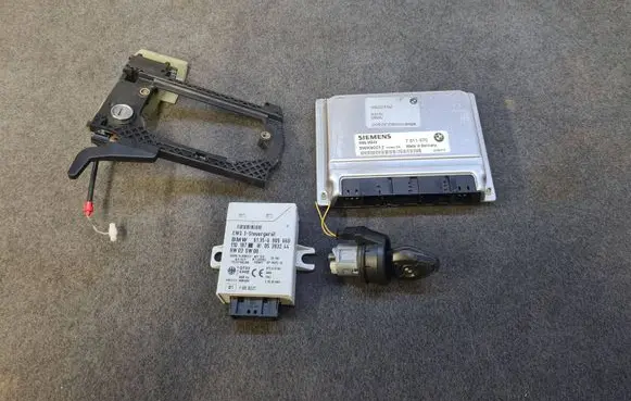 BMW 5 E39 Engine ECU kit and lock set 7511570 DMEMS43 5WK90012