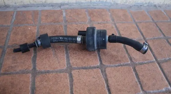 Audi A4 S4 B6 8E 8H Fuel pressure regulator 058133459