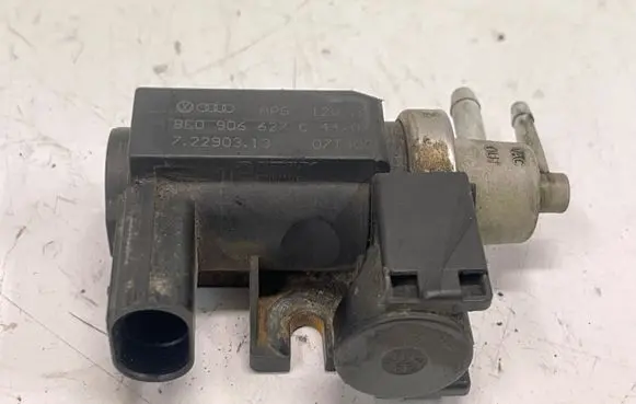 Audi A4 S4 B7 8E 8H Turbo solenoid valve 8E0906627C 07T302 72290313