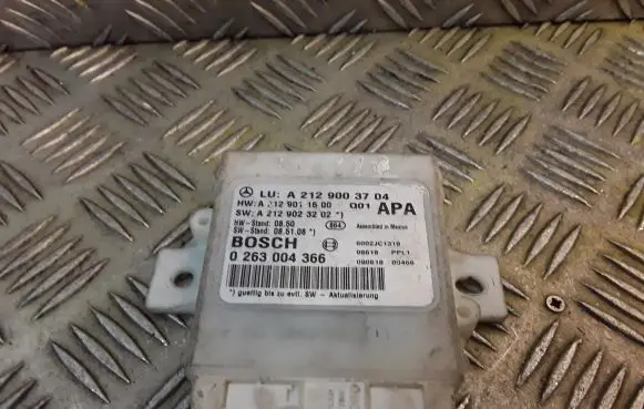 Mercedes-Benz E W212 Parking PDC control unit/module 2129003704 A2129003704