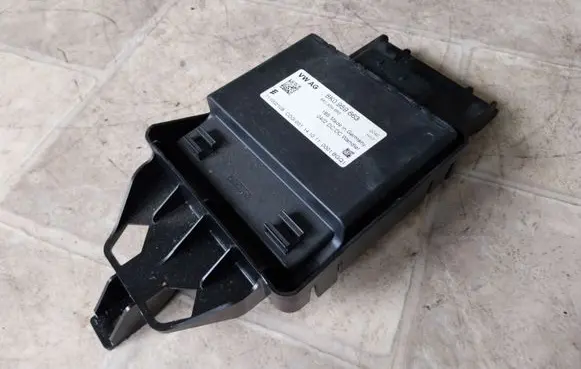 Audi A6 S6 C7 4G Voltage converter/converter module 8K0959663