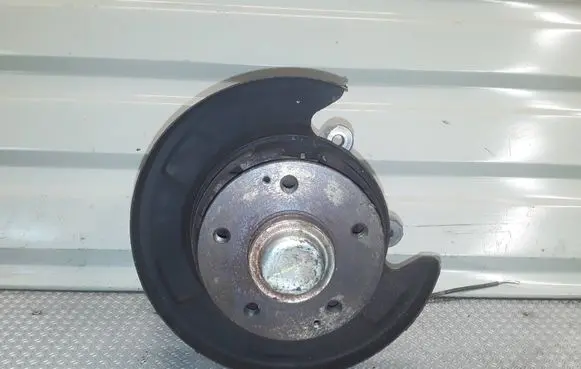 SsangYong Korando Rear wheel hub spindle/knuckle 