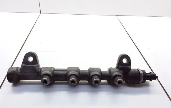 Fuel main line pipe