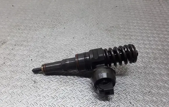 Volkswagen Sharan Fuel injector 038130073AK