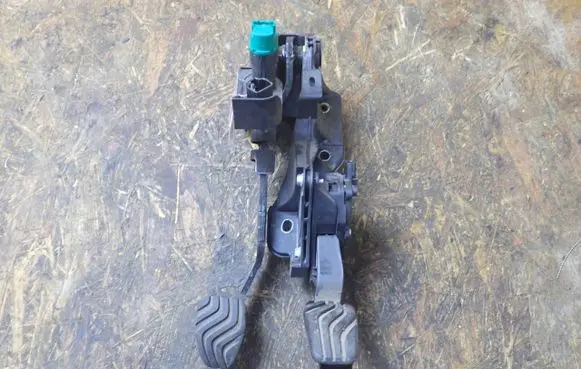 Renault Clio V Brake pedal 465014942R