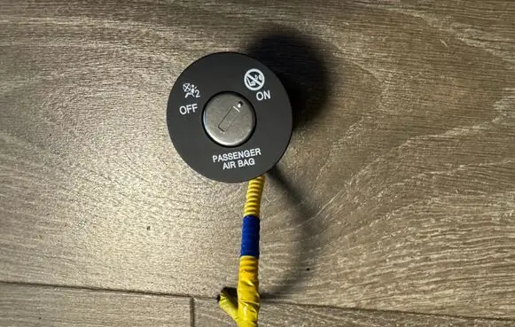 Hyundai Ioniq 5 Passenger airbag on/off switch FEWEW