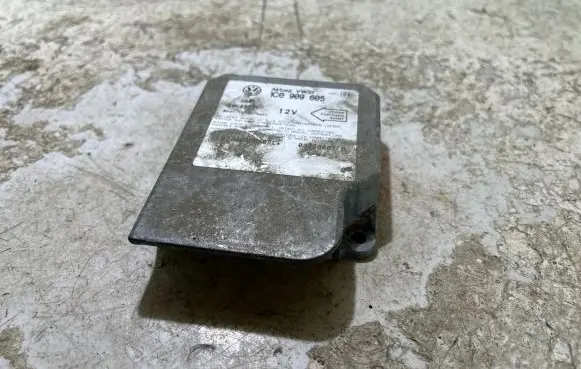 Volkswagen Golf V Airbag control unit/module 1C0909605 5WK43121