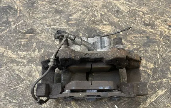 Mercedes-Benz R W251 Front brake caliper