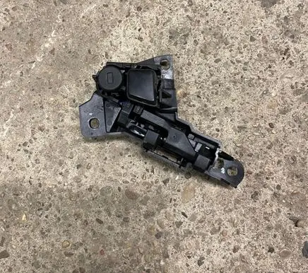 BMW 5 F10 F11 Glove box lock 03F1010017