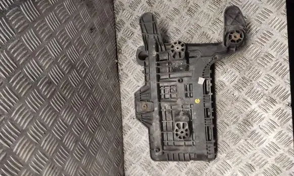 Seat Leon (1P) Battery tray 1K0915333