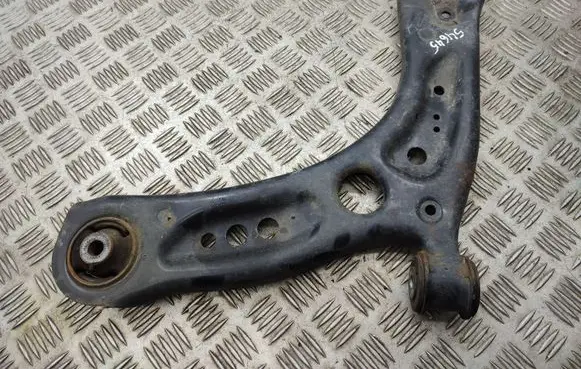 Volkswagen Golf VII Front lower control arm/wishbone 5Q0407151J