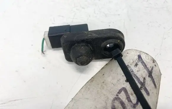 Mitsubishi Outlander Front door sensor 