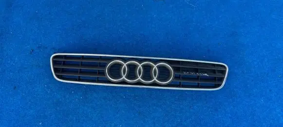 Audi A3 S3 8L Front grill 8L0807683