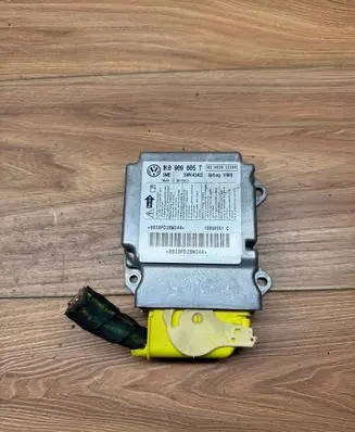 Skoda Octavia Mk2 (1Z) Airbag control unit/module 1K0909605T 05H020S23 0038PD2BM244