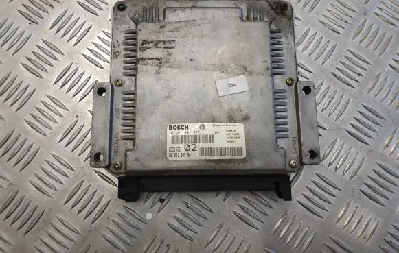 Peugeot 406 Engine control unit/module 9635156580 0281001977