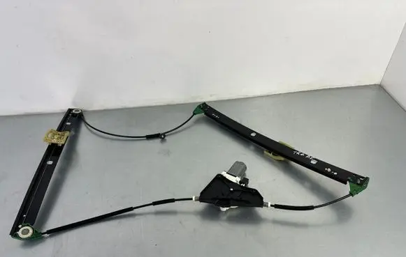 Volkswagen Touareg III Front door window regulator with motor 4K0959801