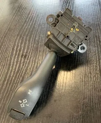 BMW 3 E46 Indicator stalk 8363668K 0110401025