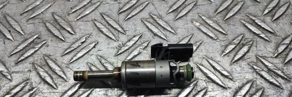 Skoda Fabia Mk3 (NJ) Fuel injector 04E133036