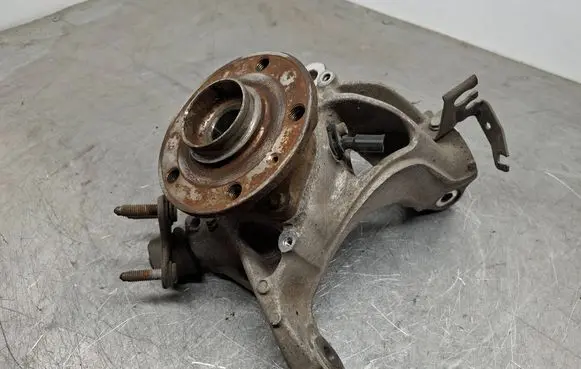 Volkswagen PASSAT B8 Front wheel hub 5Q0407257A