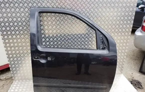 Nissan Pathfinder R51 Front door