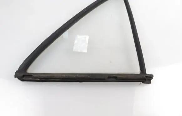 Mercedes-Benz W123 Rear side window