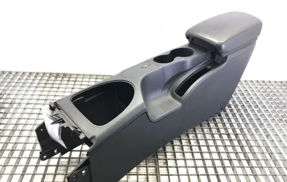 Nissan Qashqai Armrest 