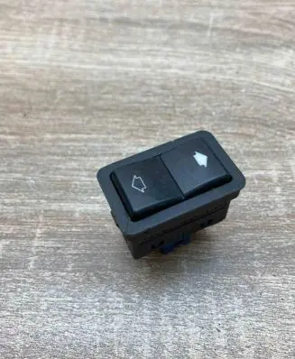 BMW 5 E39 Electric window control switch 8368932