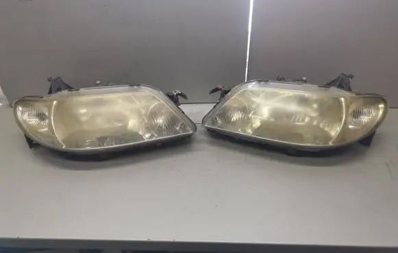 Mazda 323 F Headlights/headlamps set 