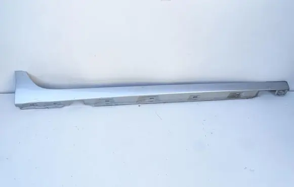 Front sill trim cover