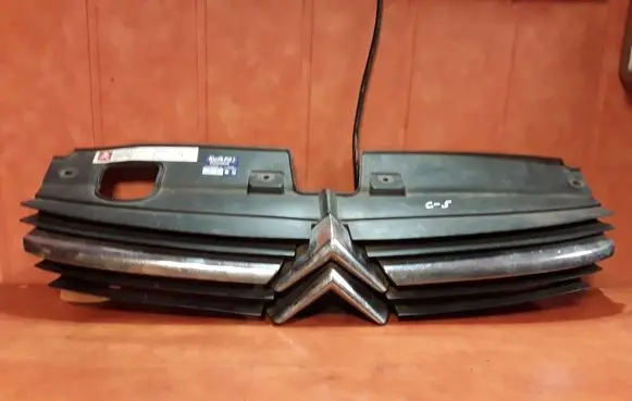 Citroen C5 Front bumper upper radiator grill 9636751980