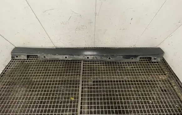Mercedes-Benz E W212 Sill A2126900740