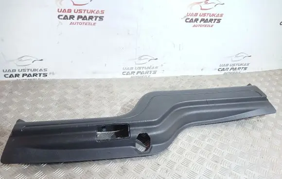 Land Rover Discovery 3 - LR3 Other trunk/boot trim element ERQ00010