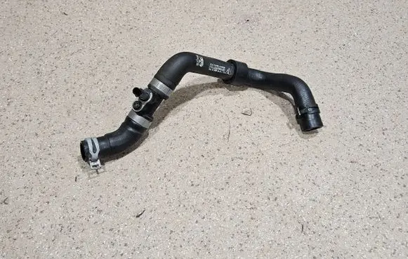 Porsche Taycan 9J1 Electric car engine cooling hoses/pipes 9J1815566B