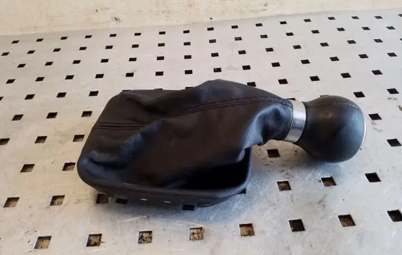 Volkswagen Scirocco Gear lever shifter trim leather/knob