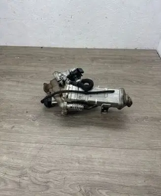 BMW 5 F10 F11 EGR valve cooler 7822347 737891 8513132