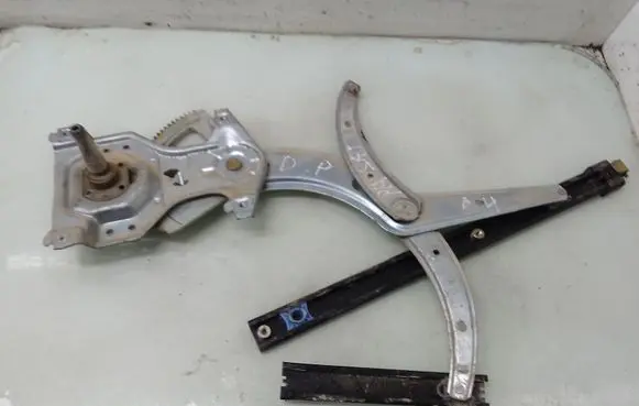 Volkswagen PASSAT B4 Front door manual window regulator 3A03837402B
