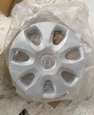 Opel Corsa E R15 wheel hub/cap/trim 13265184