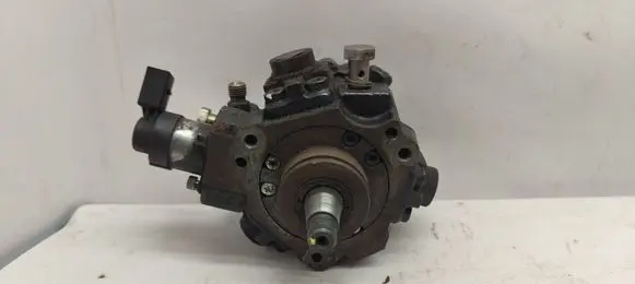 Audi A6 S6 C6 4F Fuel injection high pressure pump 0445010154