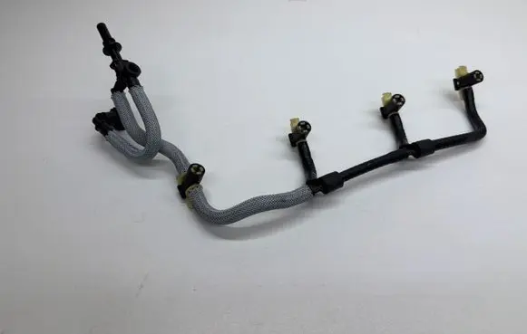 Nissan Navara D23 Fuel return line/hose 166716979R
